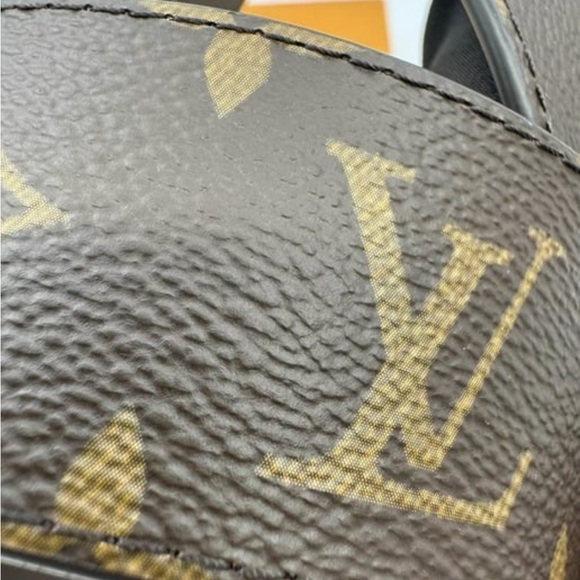 Louis Vuitton Monogram reversible belt - Picture 4 of 10